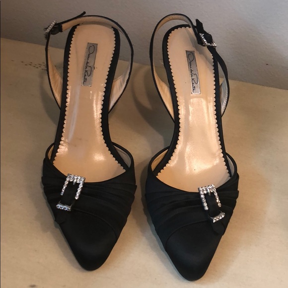 Oscar Del la Renta satin heels - Picture 3 of 6